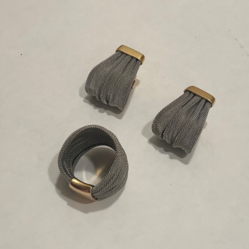 Tous stainless steel mesh and gold earrings and ring set
Ring size 6